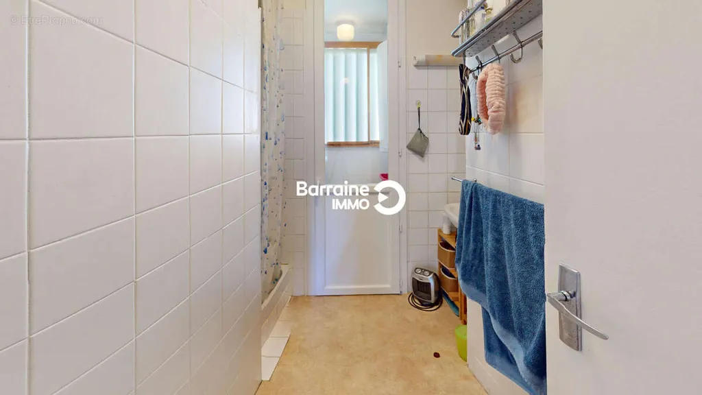 Salles de bain - Appartement Lumineux 4 Pièces à Morlaix
