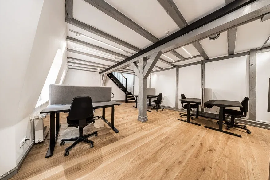 Bureau - Comprehensively Renovated Office in City Centre