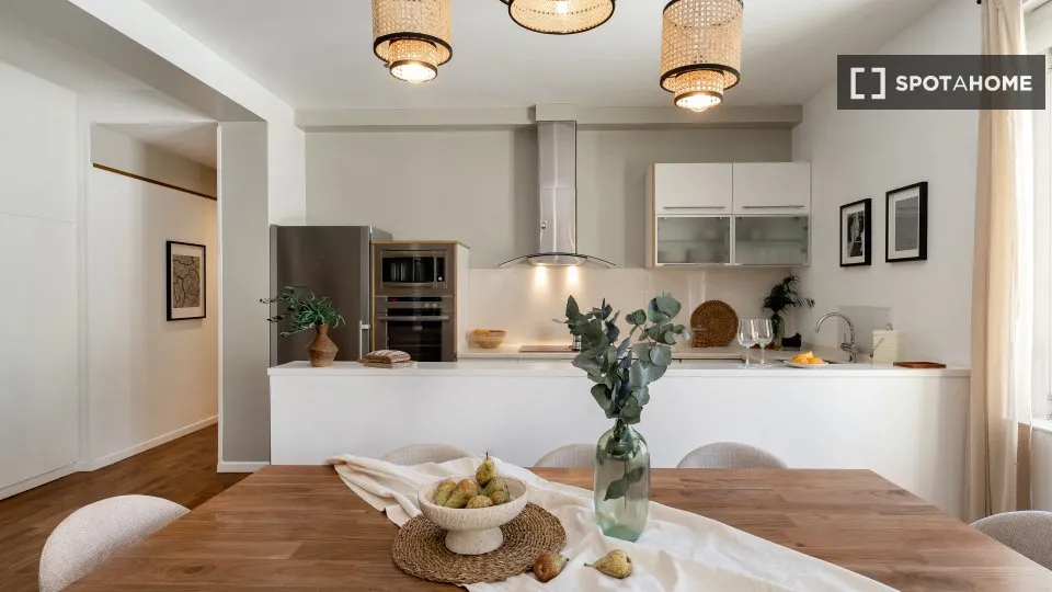 Söögituba - Furnished Apartment in Goya, Madrid
