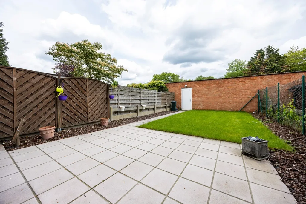 Jardin - Appartement avec Terrasse et Garage à Schoten