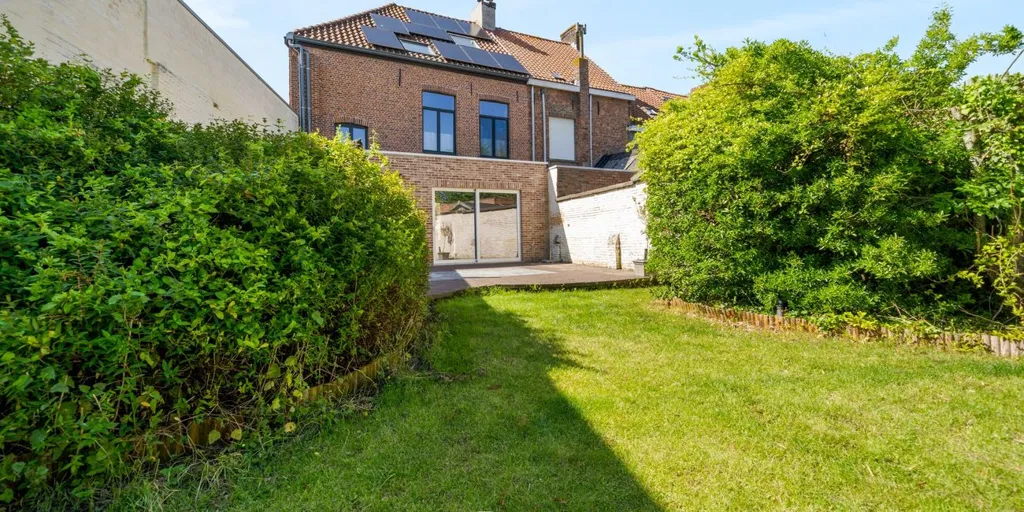 Aed - Charming House with Garden in Bruges