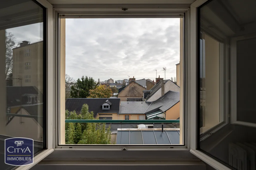 Pièces - Appartement Rénové avec Garage au Mans