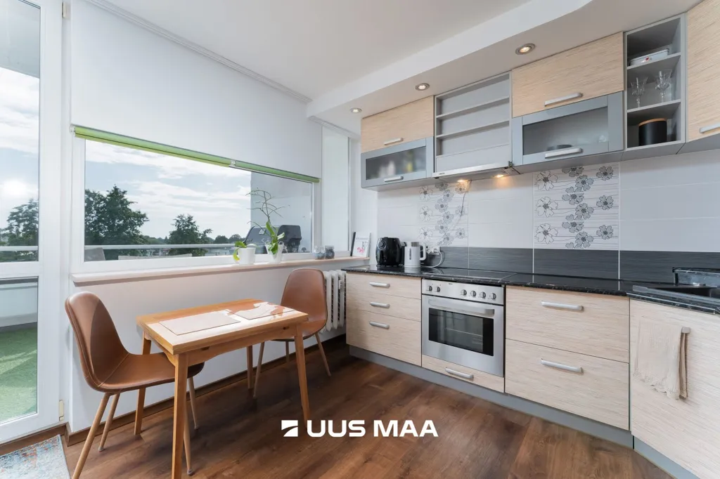 Cuisine - Renovated Flat with Balconies in Pärnu