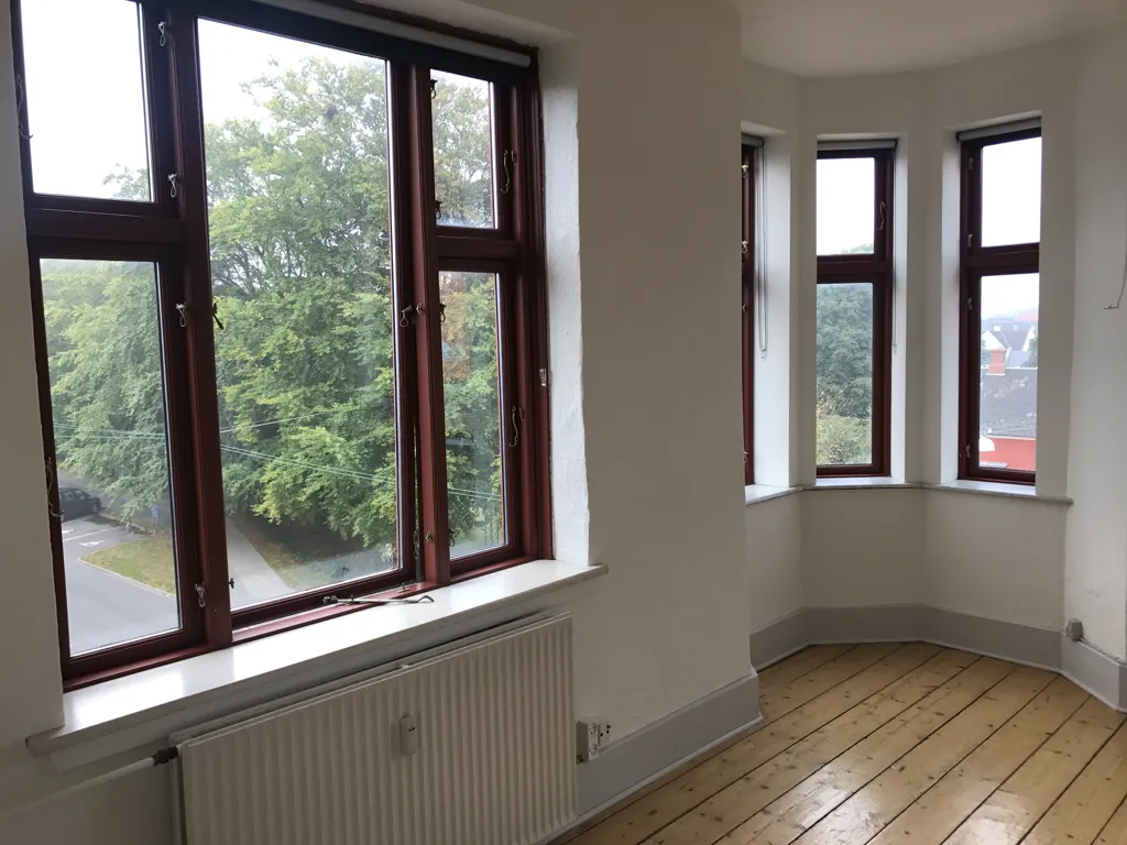 Pièces - Light-Filled Flat with Park View in Esbjerg
