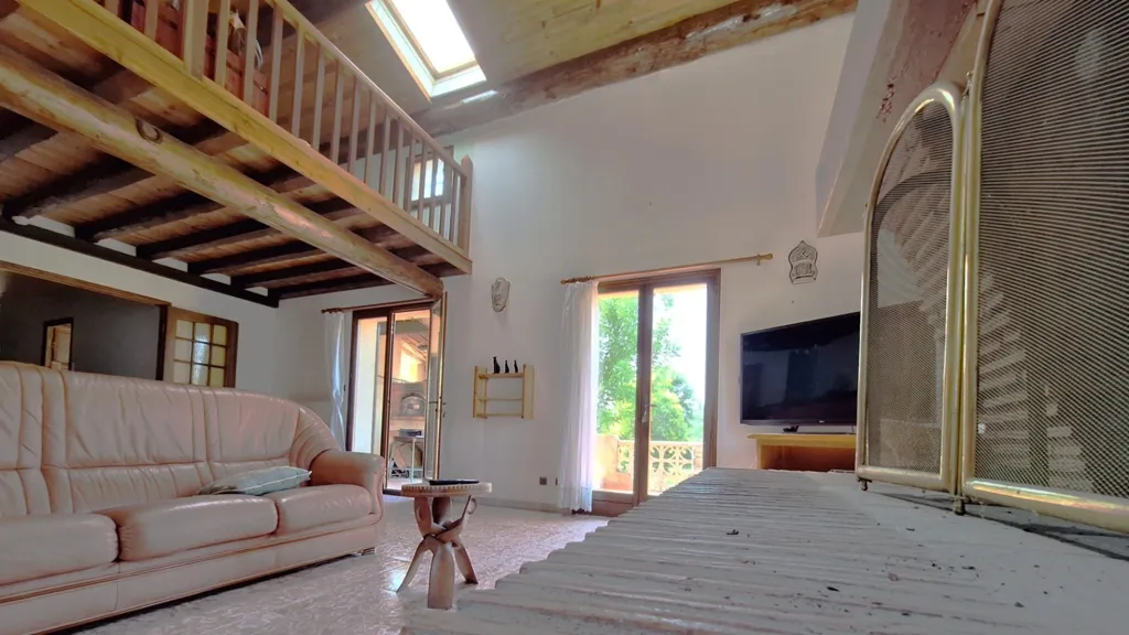 Séjour - Maison avec terrasse et jardin à Lauris