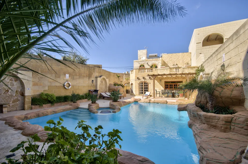 Giardino - Casa con 4 camere a Gharb