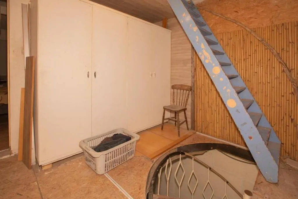 Toad - Renovatable House with Garden in Melle