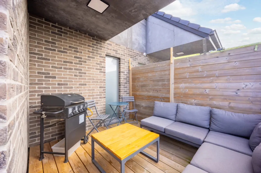 Terrass - Duplex Apartment with Terrace in Modern Building