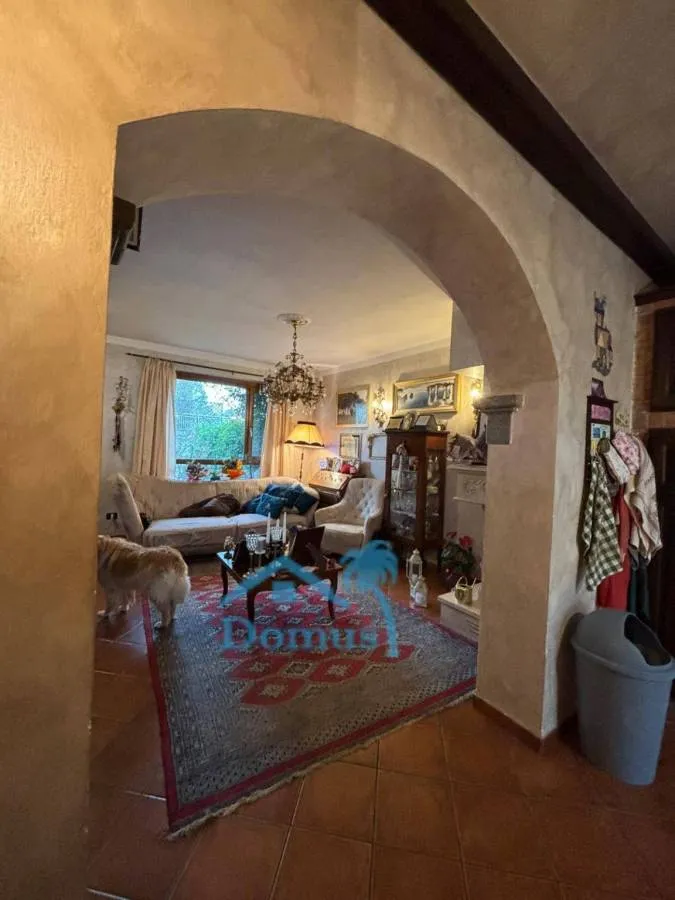 Séjour - Villa with Garden and Fireplace in Pinerolo