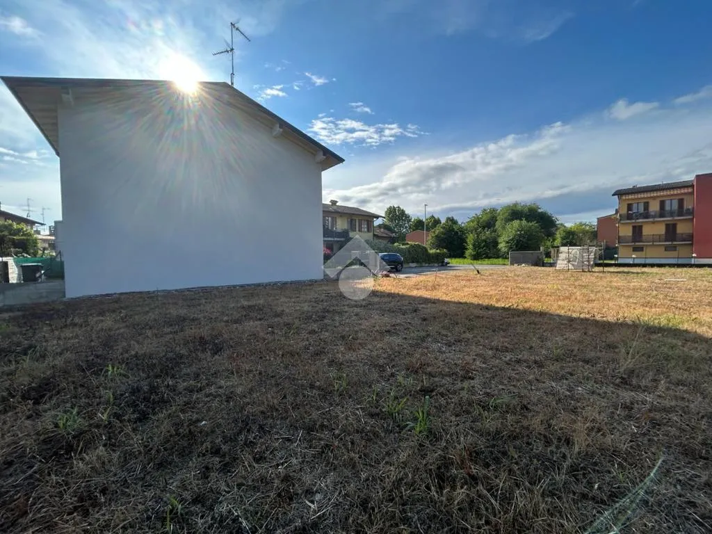 Aed - Buildable Residential Plot in Soncino