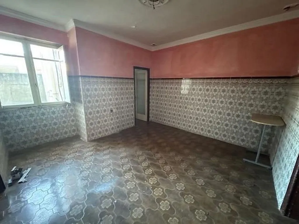 Rooms - Apartment with Renovation Potential in Onda