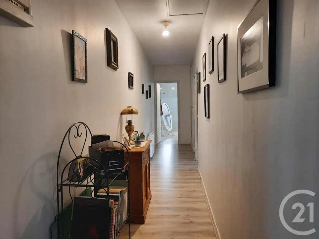 Ingresso - 6-Piece House with Courtyard in Chef-Boutonne