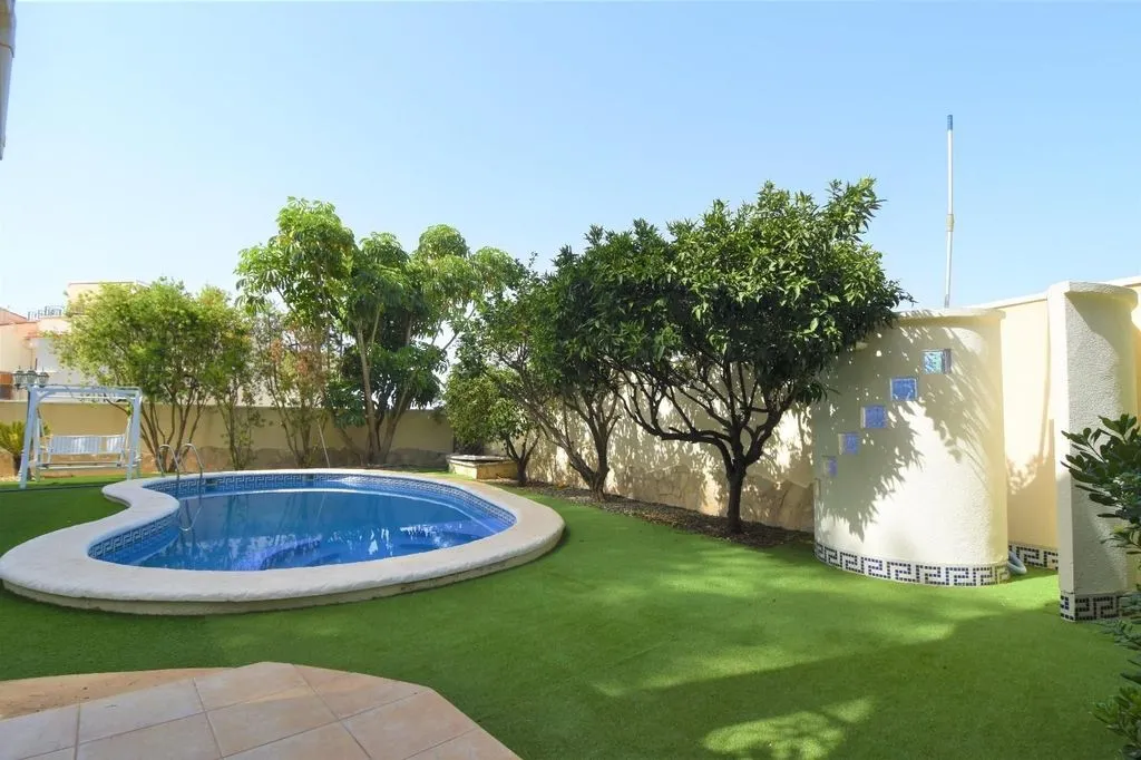 Bassein - Luxury Detached House with Pool in Quesada