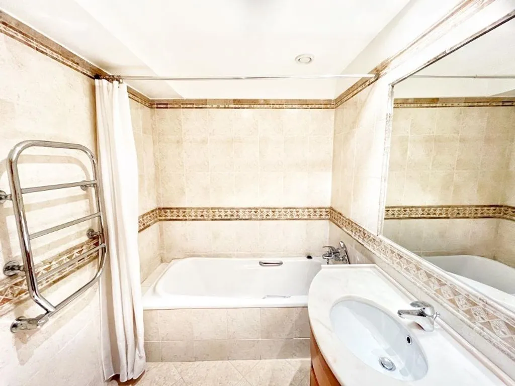 Vannitoad - 2-Bedroom Flat with Portuguese Architecture in Lisbon