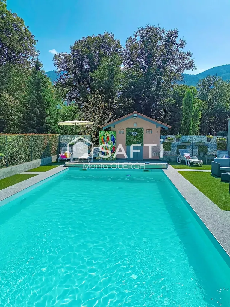 Piscine - Villa Rénovée avec Piscine en Campagne