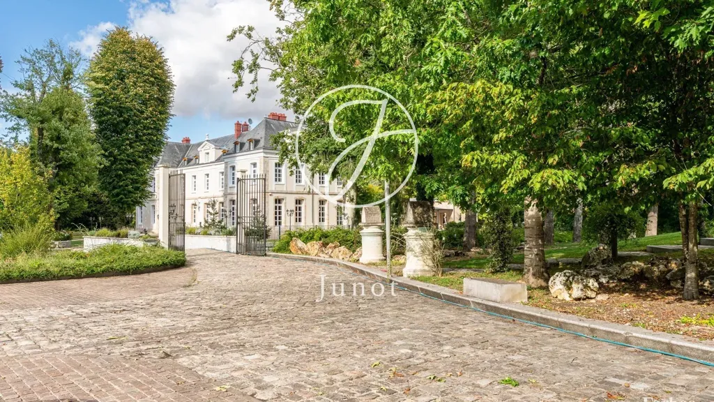 Välivaade - Château with Pool and 16 Bedrooms in Poigny