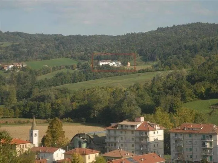 Rustic House with Panoramic View in Sale delle Langhe