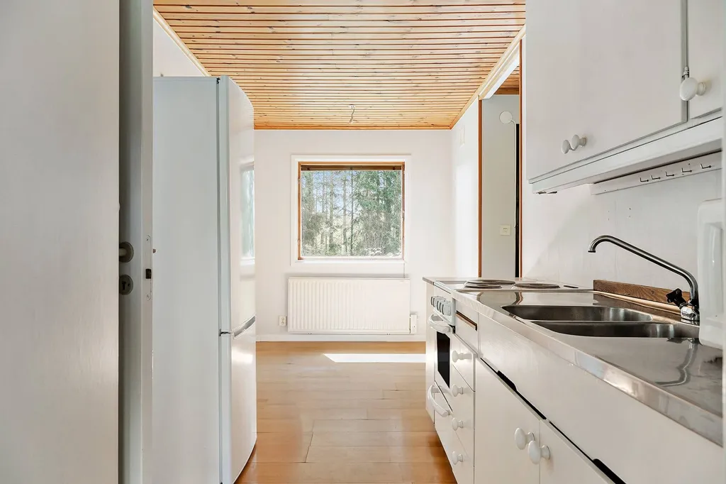 Köök - 1973 Cottage with Garden on Mårön