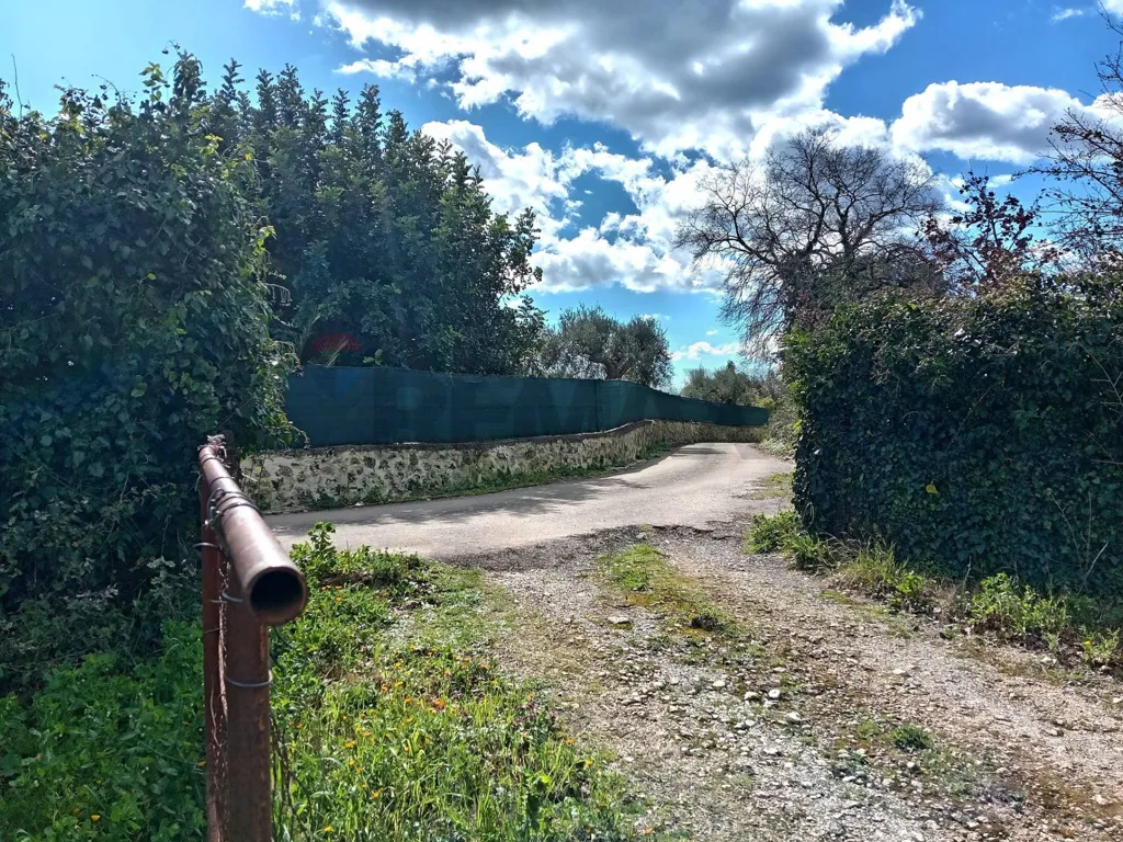 Garden - Agricultural Land with Existing Structures in Palazzolo Acreide