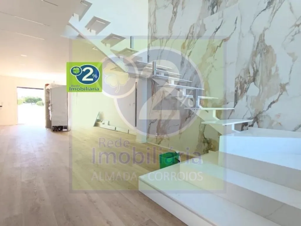 Toad - Luxury House with Pool in Charneca de Caparica