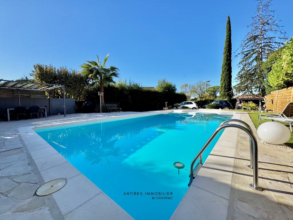 Piscine - Maison Individuelle avec Piscine à Mougins