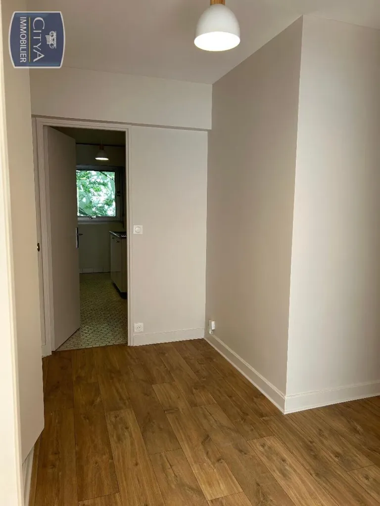 Pièces - Appartement 2 Pièces avec Balcon au 14ème Arrondissement