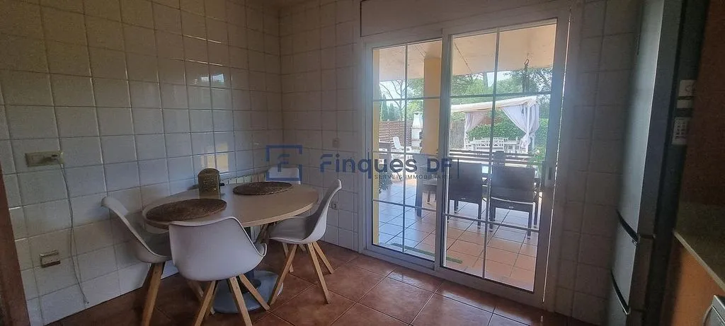Söögituba - Spacious House with Garden in Caldes de Malavella