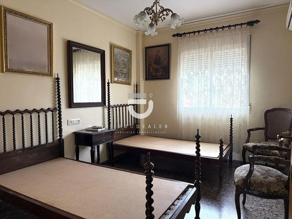 Magamistoad - Terraced House with Private Garage in Daimus