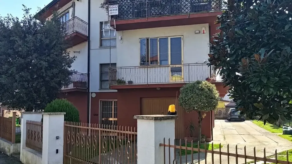 Välivaade - Spacious Apartment with Terraces in Adria