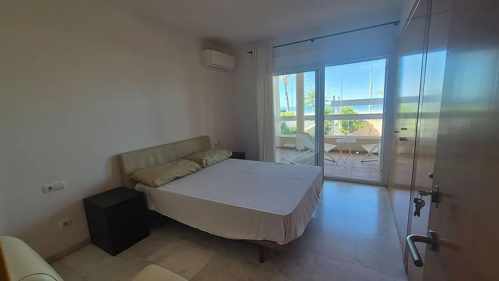 Magamistoad - Seafront Apartment with Terrace in El Coll d'en Rabassa