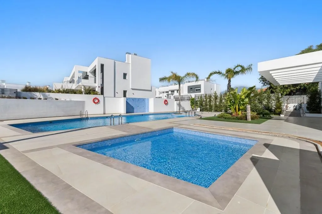 Bassein - Luxury Villa with Pools in San Pedro de Alcántara