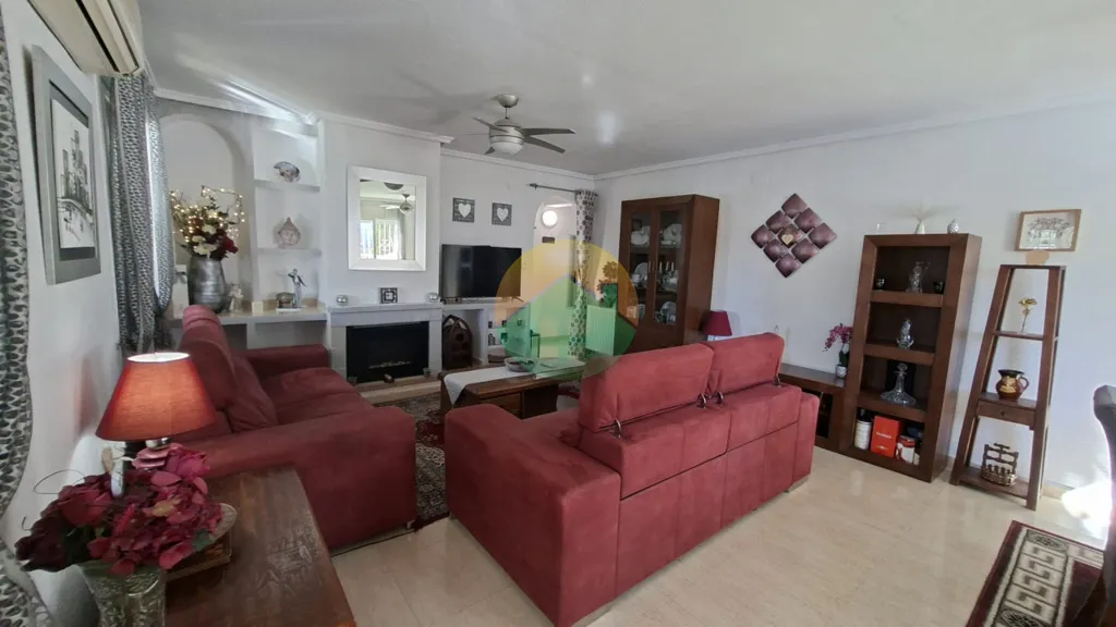 Soggiorno - South-Facing Villa with Pool in Camposol