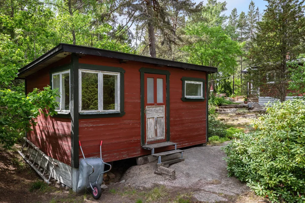 Esterno - Cottage with Forest Setting near Norrköping