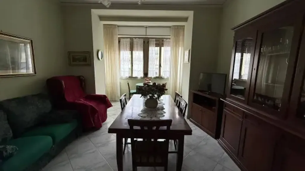 Söögituba - Three-Bedroom Apartment with Balcony in Benevento