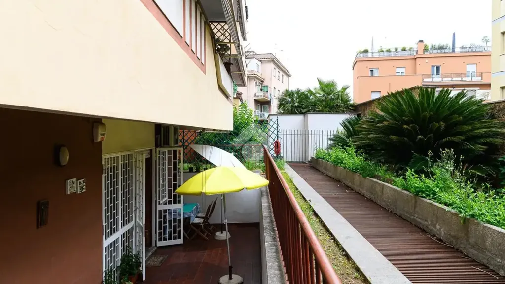 Balcone - Triplex with Garden in Rome