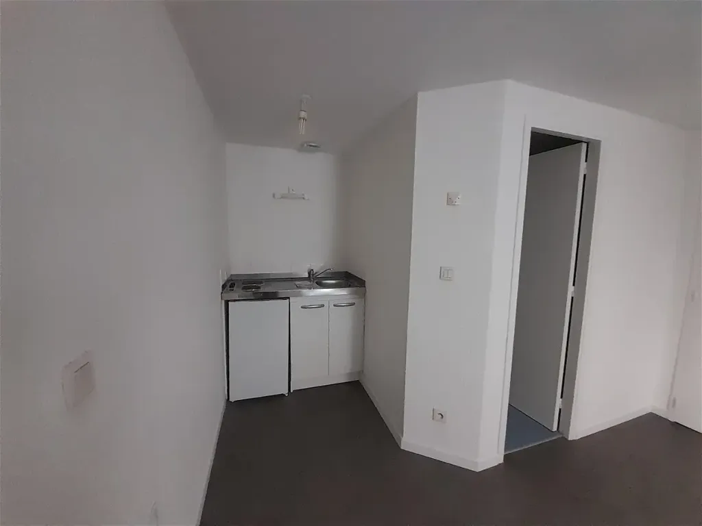 Kitchen - Renovated Studio in Brest, Jaures