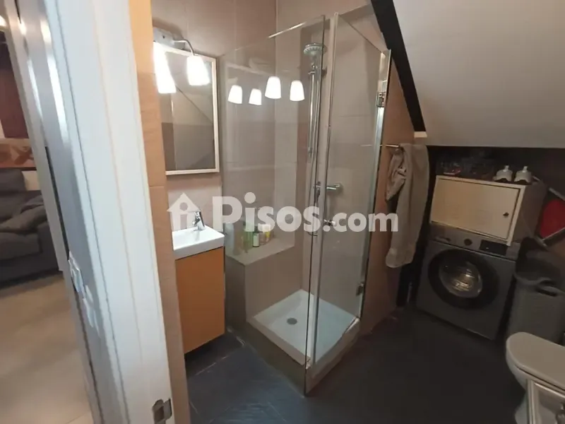 Vannitoad - Reformed Duplex with West View in Malasaña