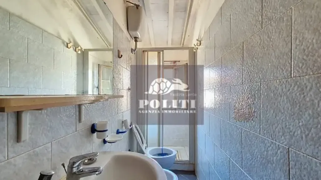 Vannitoad - Bright Trilocale with Balcony in Empoli