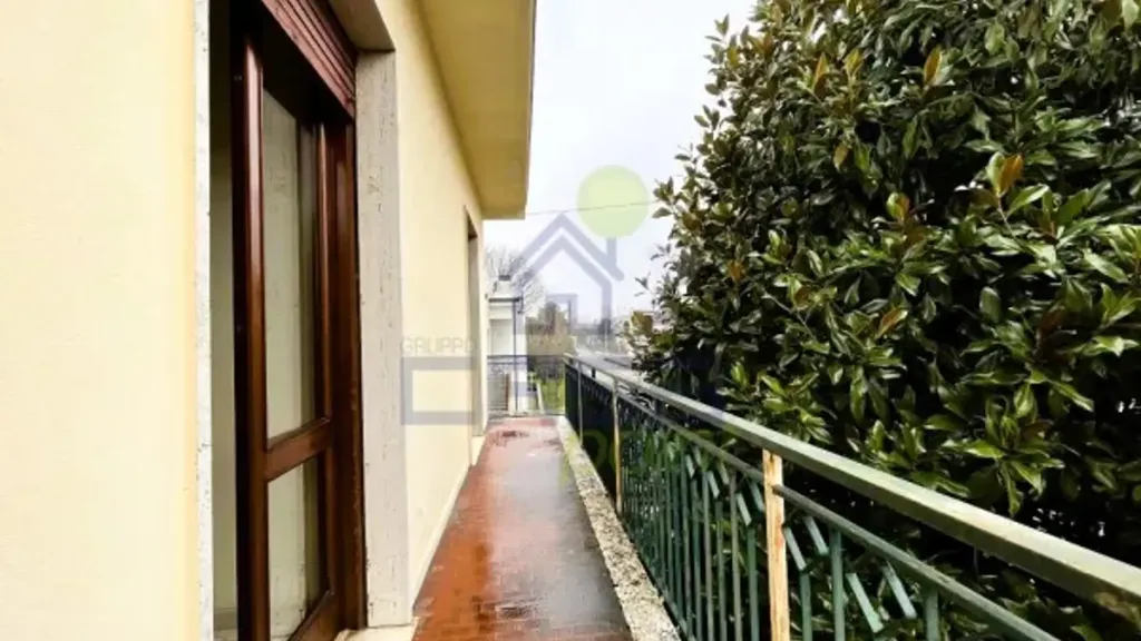 Rõdu - Villa with Ground Floor Apartment in Asola