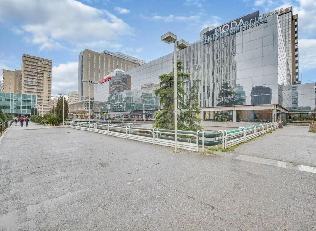 Luxury Office with Amenities in Madrid