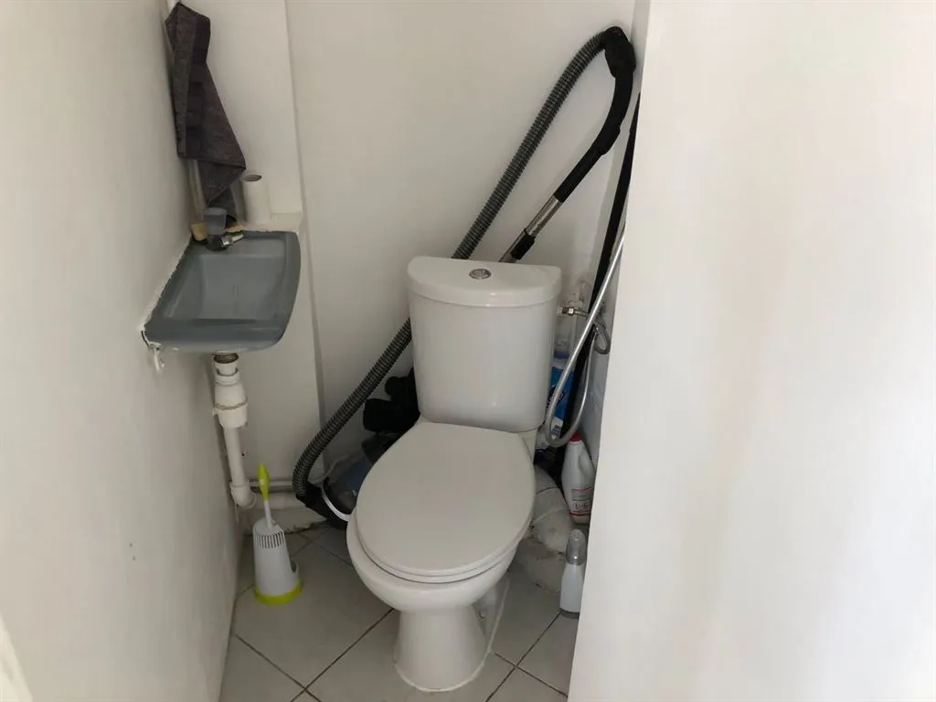 Vannitoad - 3-Bedroom Parisian Flat in 10th Arrondissement