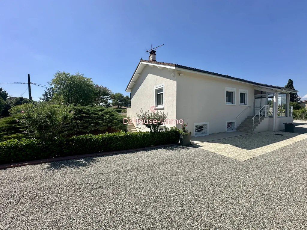 Extérieur - Maison avec Piscine et Jardin à Malissard