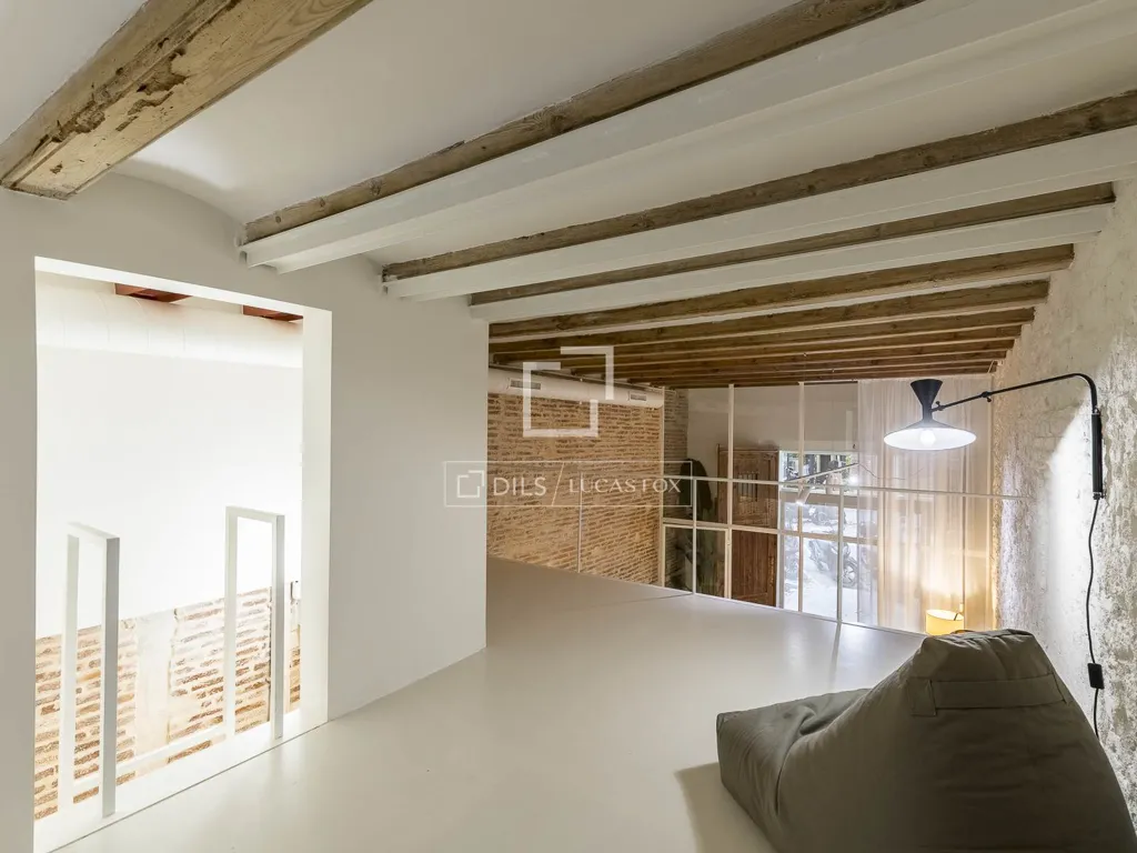 Séjour - Renovated Apartment with Mezzanine in Eixample, Barcelona
