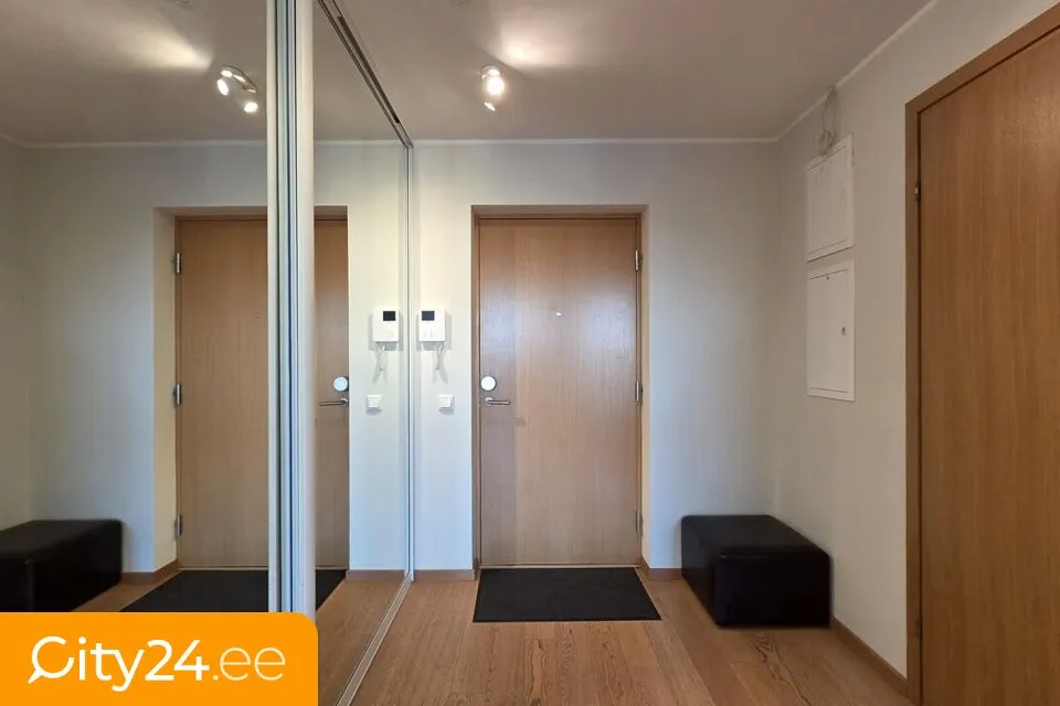 hallway_entrance