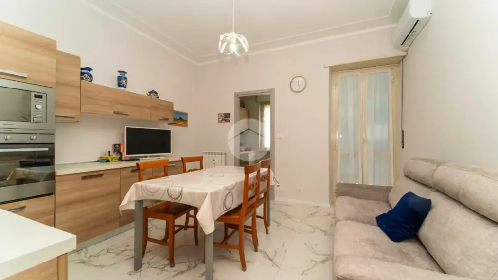 Söögituba - Rustic-Style Flat with Balcony in Torino