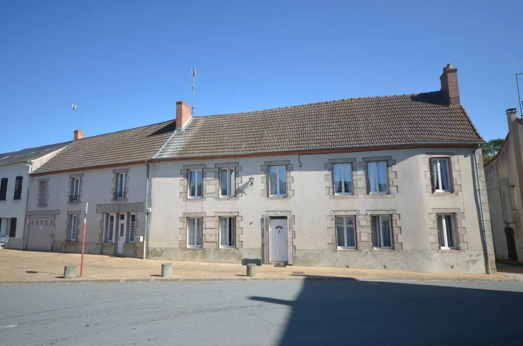 Extérieur - Maison de Bourg avec Cour à Soumans