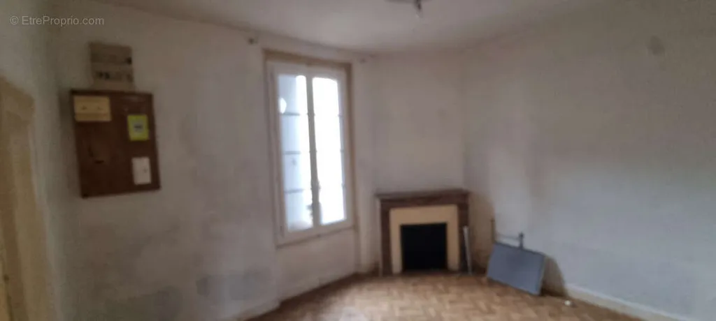 Pièces - Maison avec Terrasse et Garage à Pont-sur-Yonne