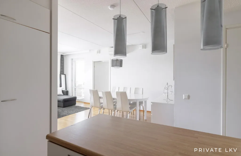 Salle à manger - 3-Bedroom Apartment with Balcony in Espoo Tuomarila