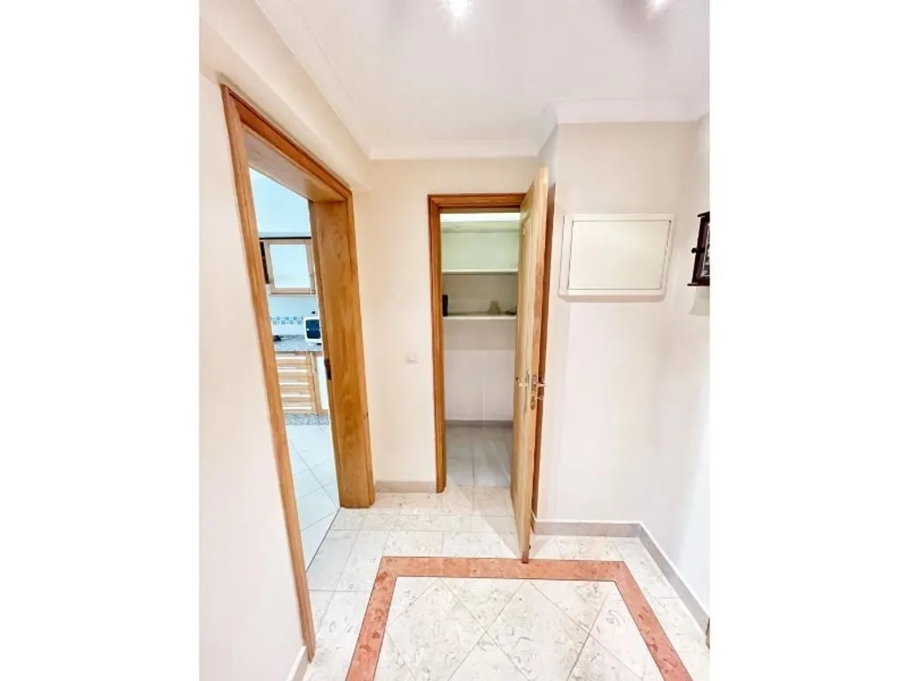 Esik - 2-Bedroom Flat with Portuguese Architecture in Lisbon