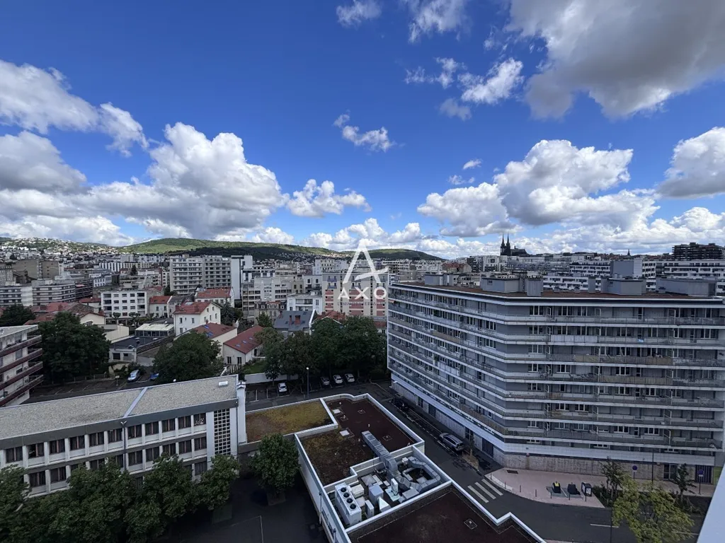 Rõdu - 5-Piece Flat with City View in Clermont-Ferrand
